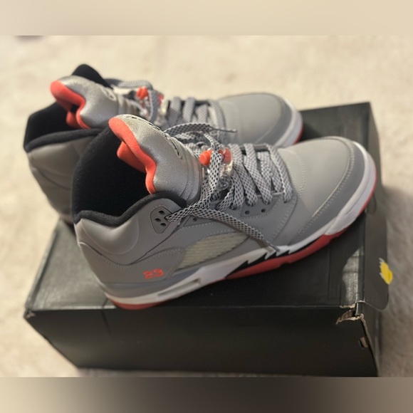 Jordan five hot lava gs sz6 - Picture 4 of 9